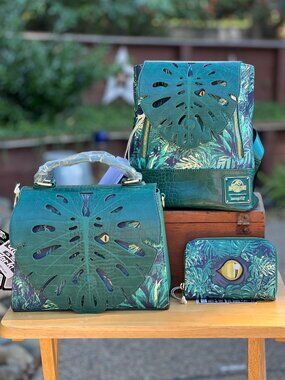 Loungefly Jurassic World Park Velociraptor Palm Frond Crossbody Backpack &Wallet